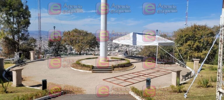 Triste homenaje a la Bandera Nacional