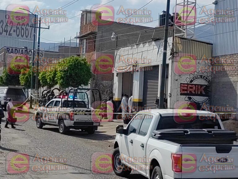 Acrbillan a tiros a dos hombres dentro de una llantera en Morelia