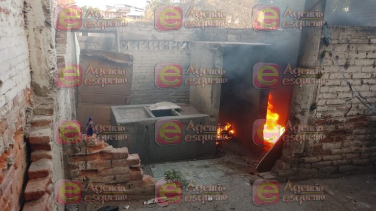 Incendio en una casa abandonada en la colonia Lázaro Cárdenas de Apatzingán