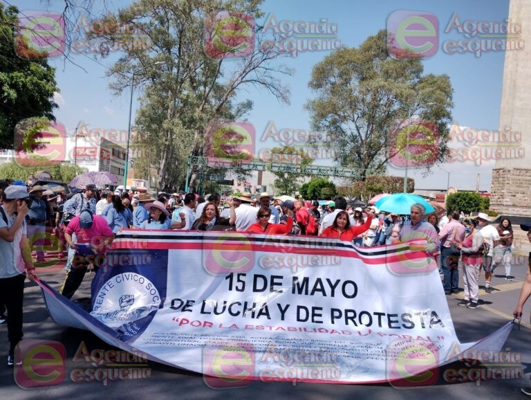 Da inicio marcha de marestros en el monumento a Lázaro Cárdenas, tome sus precauciones