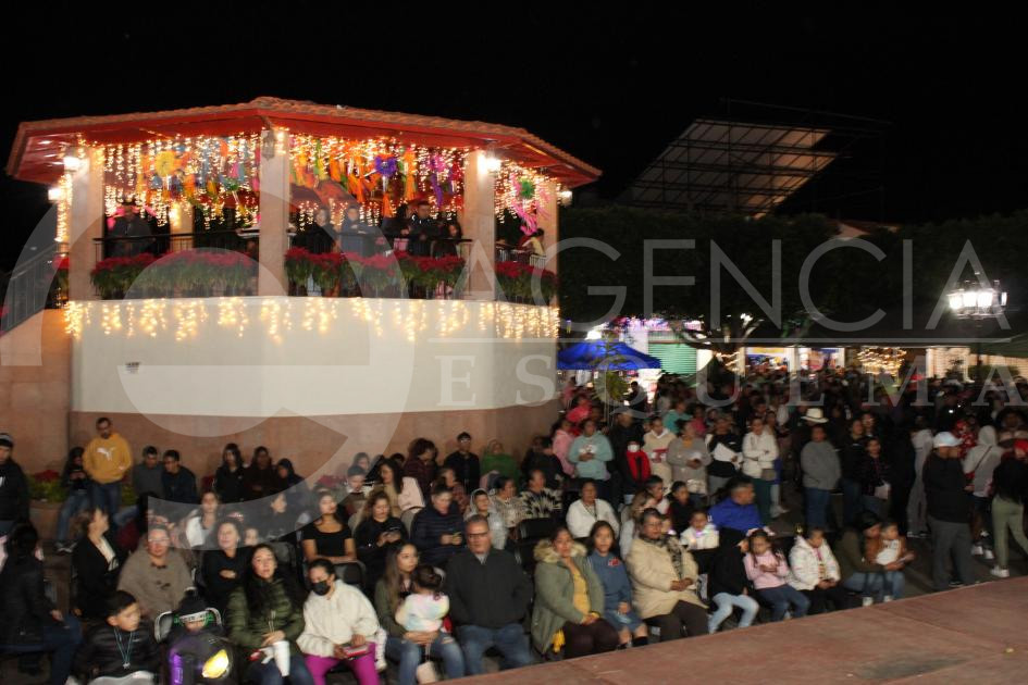 Queréndaro se llena de luz esta navidad