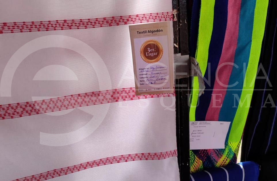 Premian a las 13 mejores piezas de telar de cintura