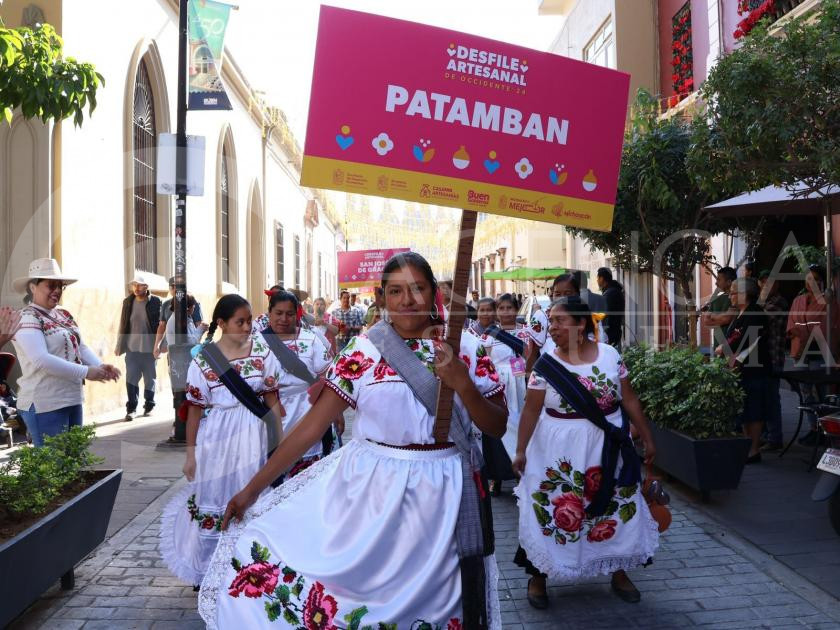 Más de 700 artesanos participan en desfile inaugural del Tianguis de Occidente