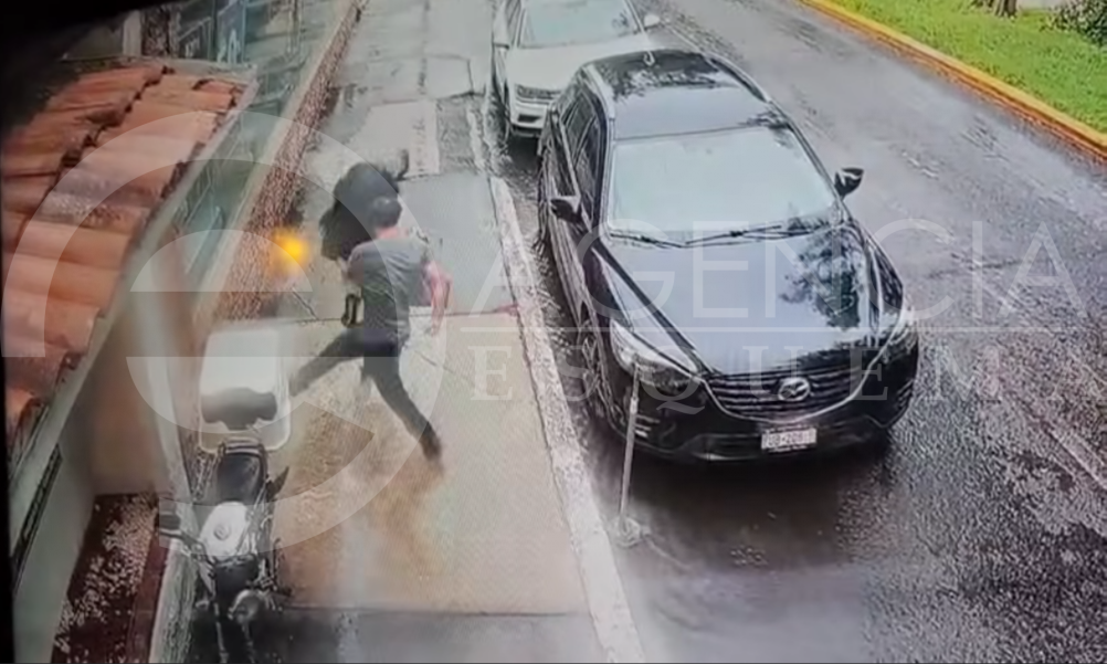 Sujeto agrede a un hombre de la tercera edad en situación de calle