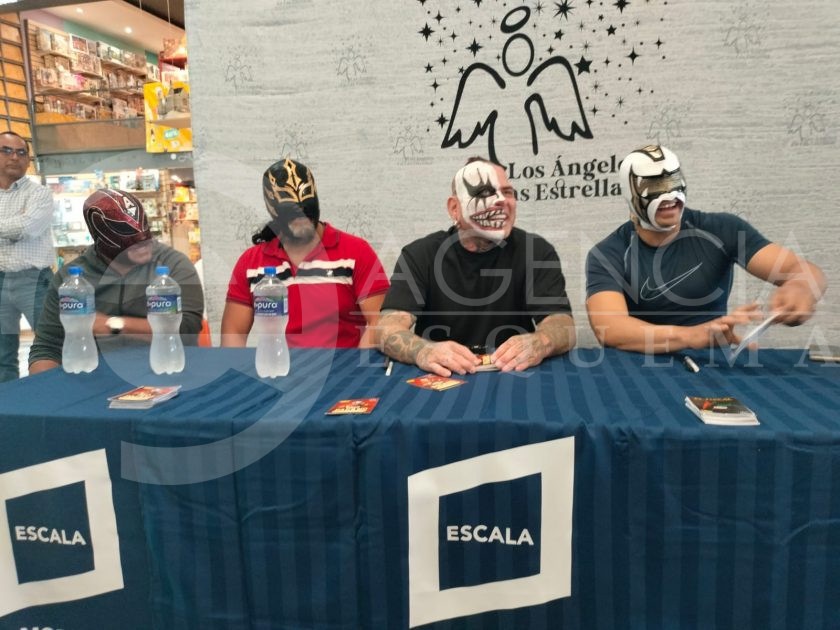 Luchadores de la triple A convivieron con fanáticos a la lucha libre