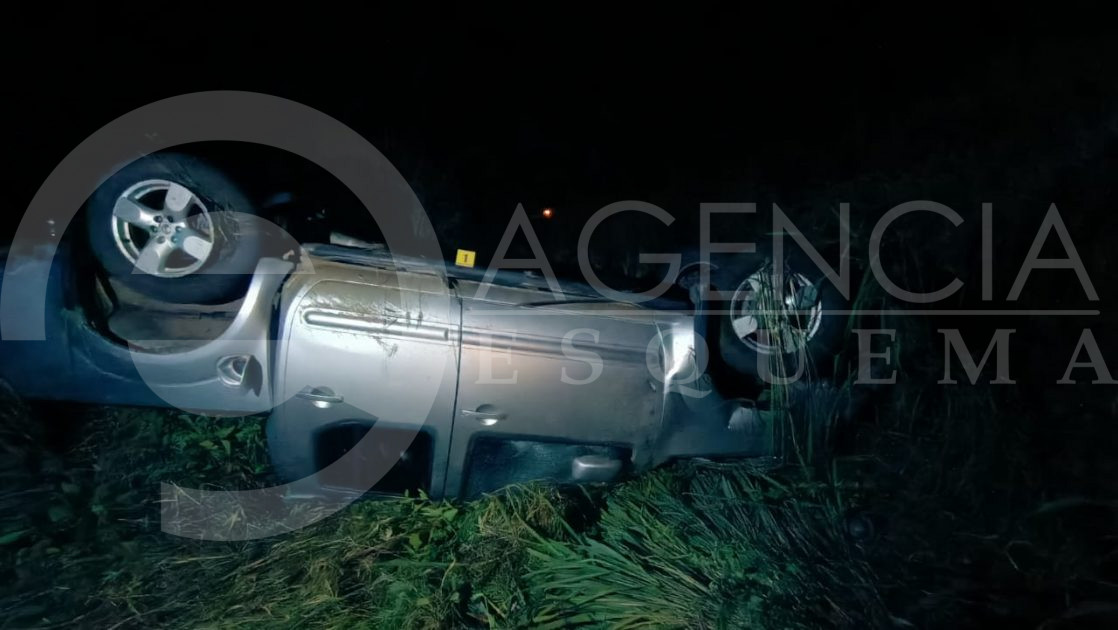 Un muerto y tres heridos el resultado de una volcadura en Tepalcatepec