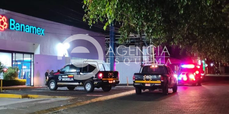 Roban camioneta en Calzada La Huerta; presentaba impacto de bala