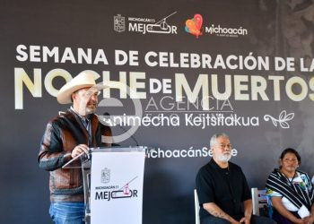 Julio Arreola impulsa la preservación de la Noche de Ánimas en la región lacustre