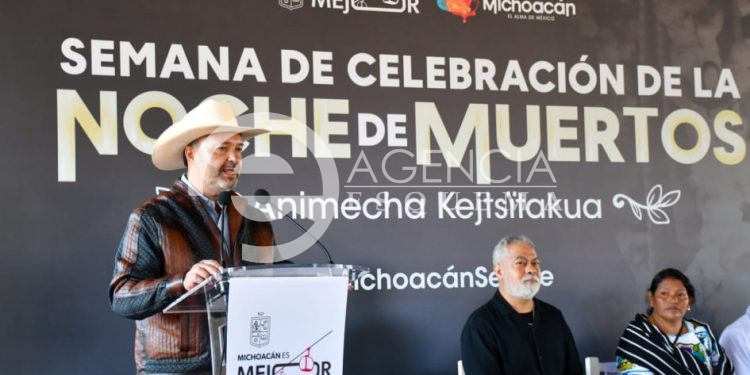 Julio Arreola impulsa la preservación de la Noche de Ánimas en la región lacustre