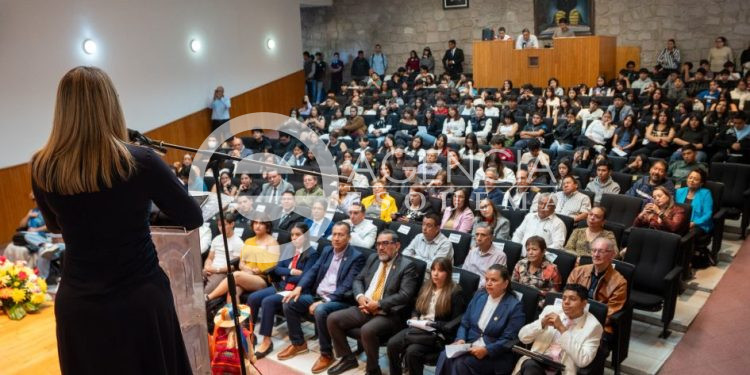 La educación de calidad se construye sobre la base de las condiciones laborales justas y humanas, señala Yarabí Ávila