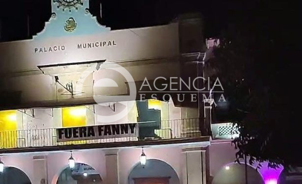 Queman el Palacio Municipal en Apatzingán; no hay detenidos