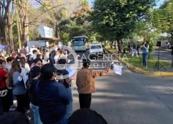 Con plantones y bloqueos carreteros, continúan protestas por el crimen del alcalde Carlos Manzo